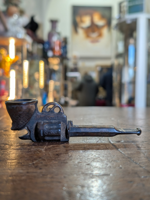 Edwardian Pipe In The Shape Of A Revolver - Image 2