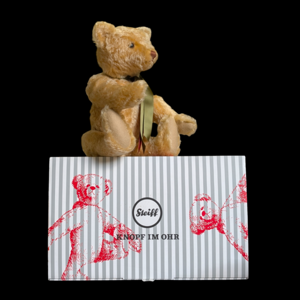 Steiff 2019 Exclusive British Ltd Edition Blonde Mohair Jointed Growler With Original Satin Bows, Certificate & Box - Image 2