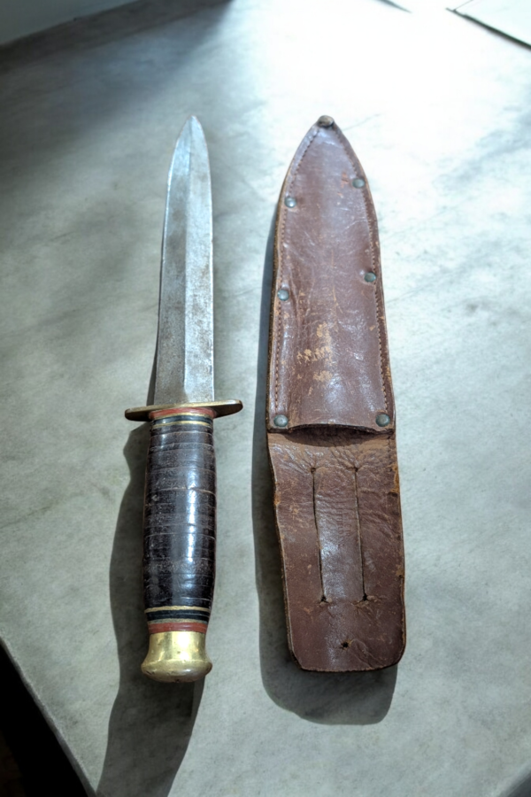 Vintage Fighting Knife In Leather Case - Image 2