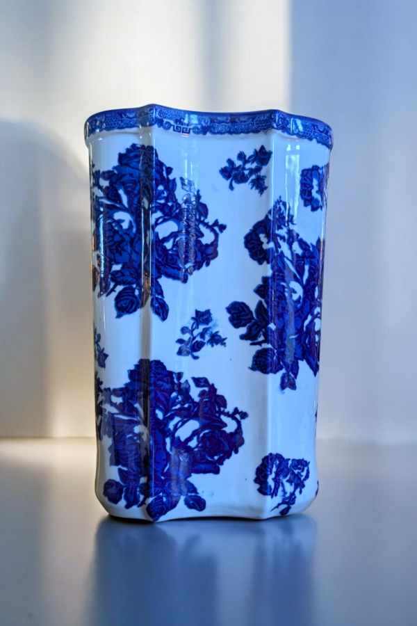 C1900 Blue & White Floral Stick Stand - Image 3