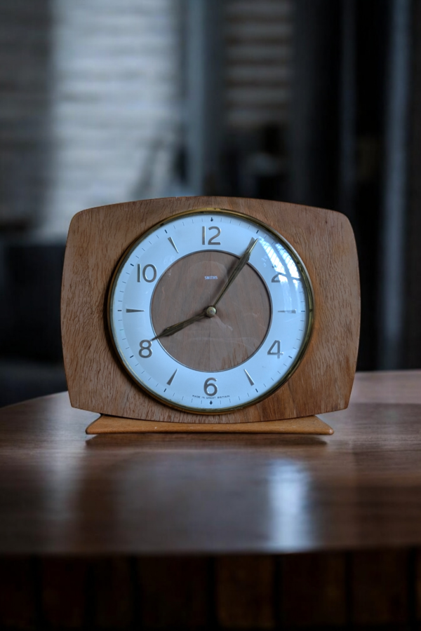 Smiths Wooden Art Deco Mantle Clock With Key - Working - Image 3