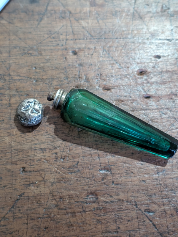 Victorian Green Glass Scent Bottle - Image 3