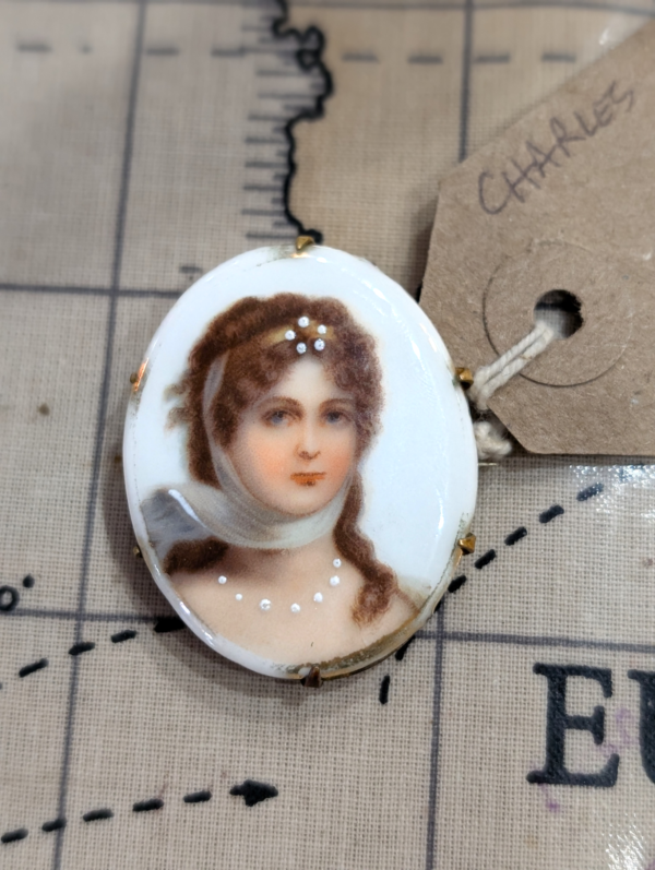 Late 19th Century Hand Decorated Porcelain Brooch Princess Louise Of Prussia - Image 3