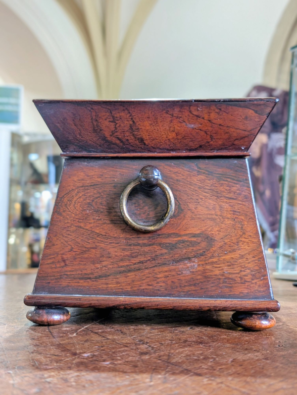 Early 20th Century Sarcophagus Shaped Rosewood Mother Of Pearl Inlaid Tea Caddy - Image 10