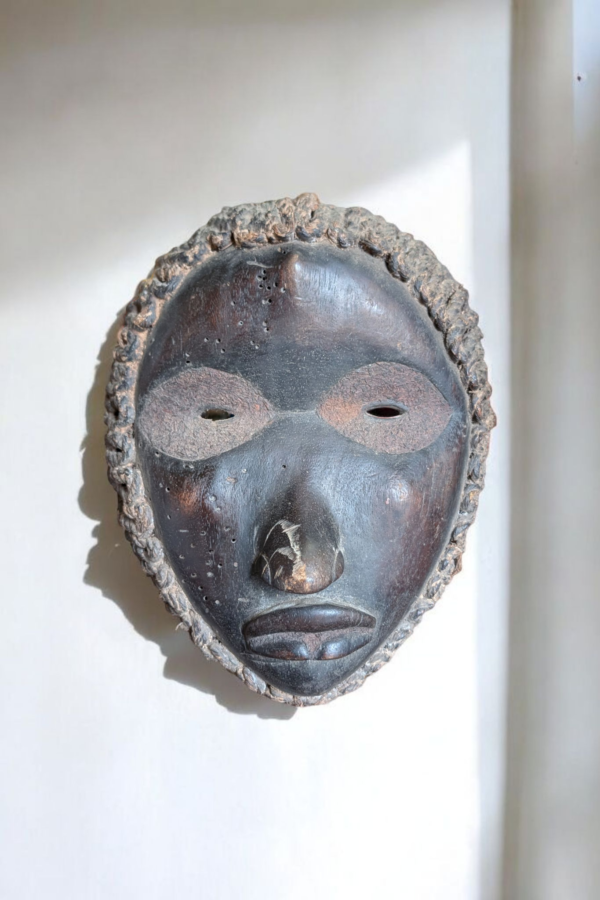 Upper Congo 19th Century Tribal Mask – Hand-Carved African Artefact - Image 2