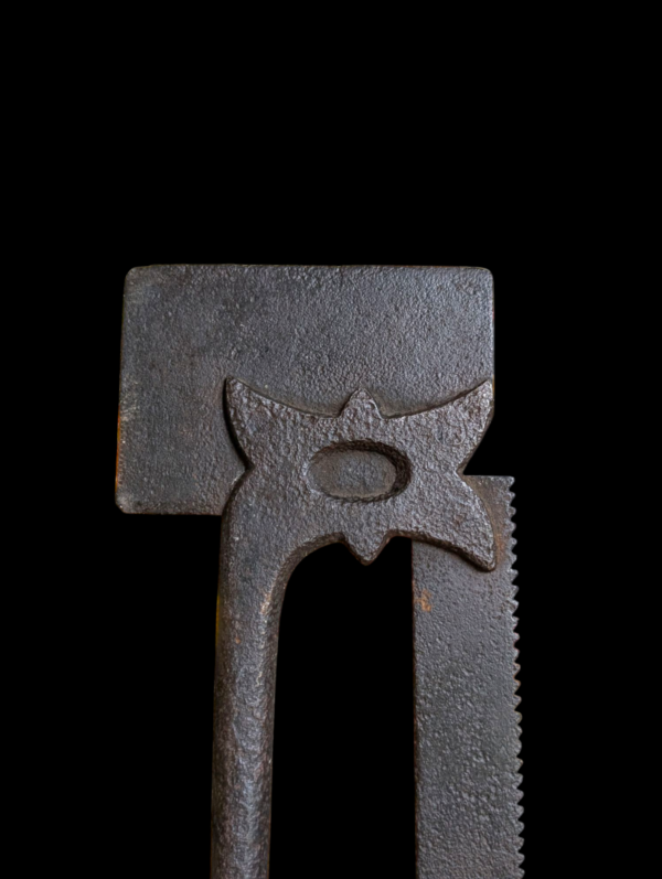 Rare Late 18th Century Stag Hunting Saw with Integrated Hide Scraper - Image 2
