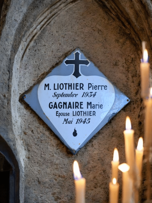 Vintage French Enamelled Memorial Plaque – Heart & Cross Design (1930s–1940s) - Image 3