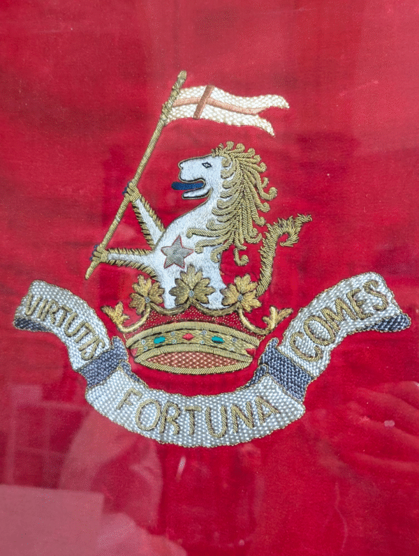 Framed Military Flag – "Virtutis Fortuna Comes" Motto with Heraldic Lion and Crown - Image 3