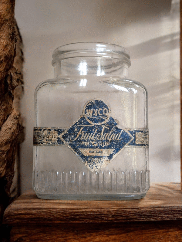 Vintage WYCO Fruit Salad Tin Syrup Jar – Blue Label – Ribbed Base - Image 2
