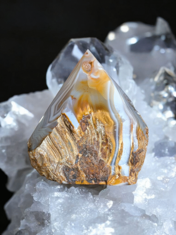Agate Polished Pyramid - Image 2