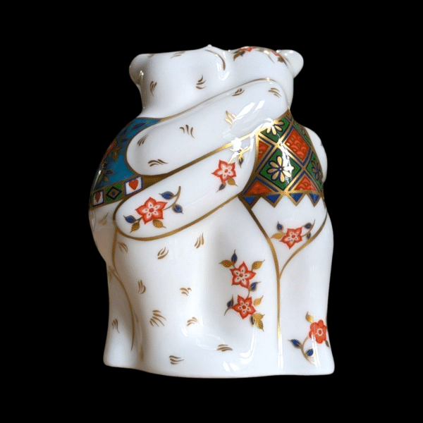 Royal Crown Derby 'The Bear Hug' - Image 2