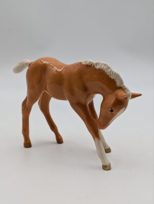 Beswick Ceramic Foal Figure – Chestnut & White Glaze