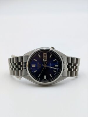 Seiko 5 Automatic Wristwatch with Blue Dial – Stainless Steel Bracelet