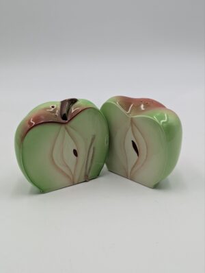 Vintage Apple Form Salt and Pepper Pots Ceramic Cruet Set