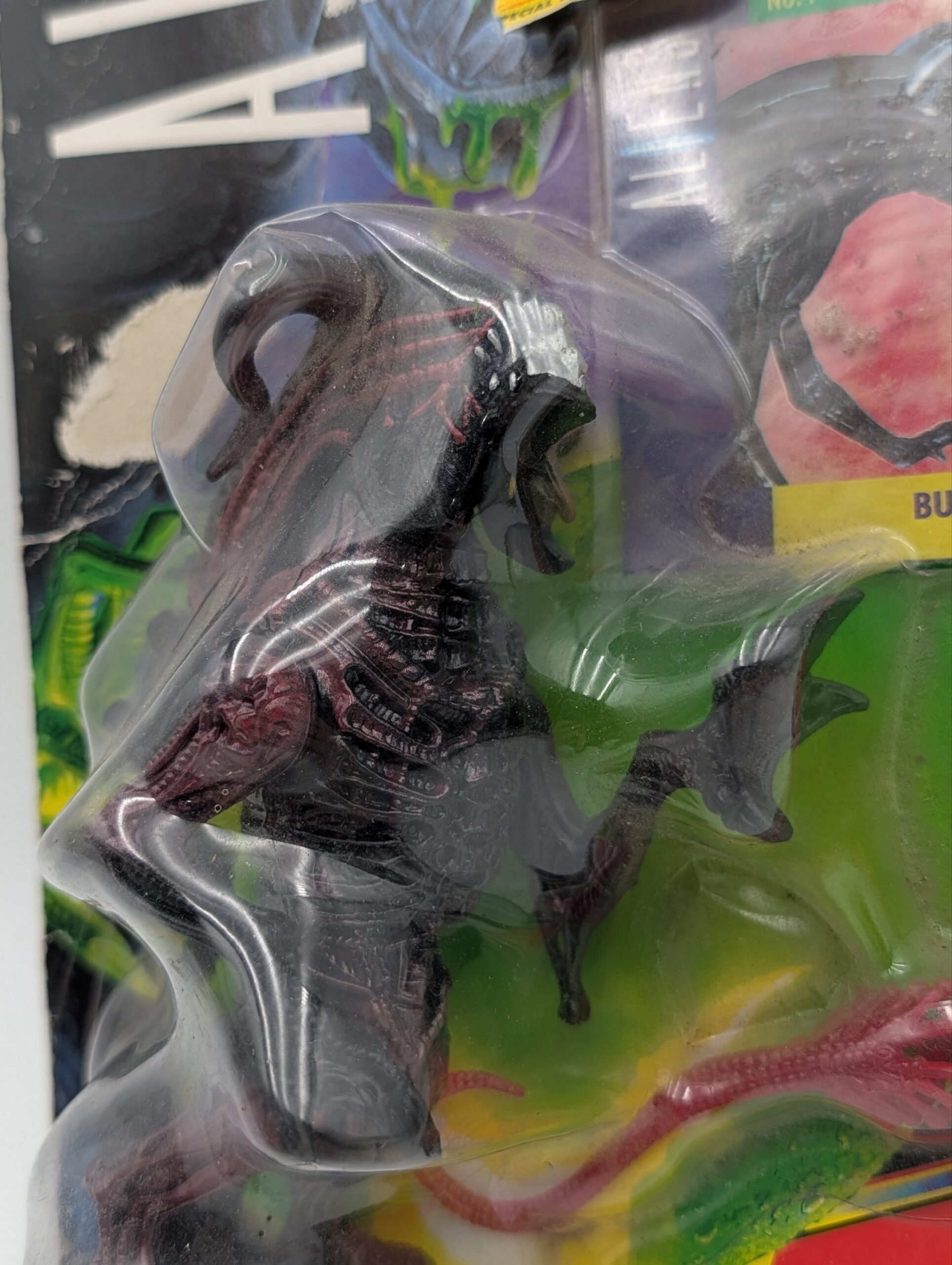 Vintage 1992 Kenner Aliens Bull Alien Action Figure – Carded - Image 3