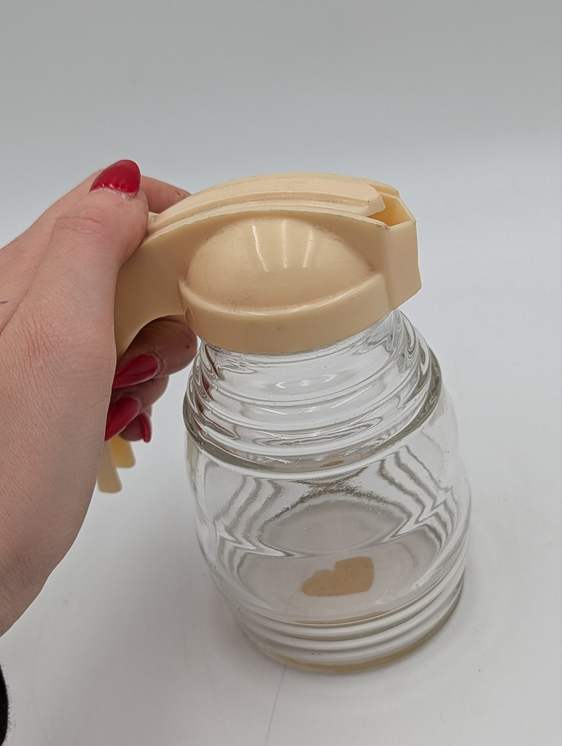 1950s Vintage Glass Syrup Pourer with Cream Bakelite-Style Lid & Handle - Image 2