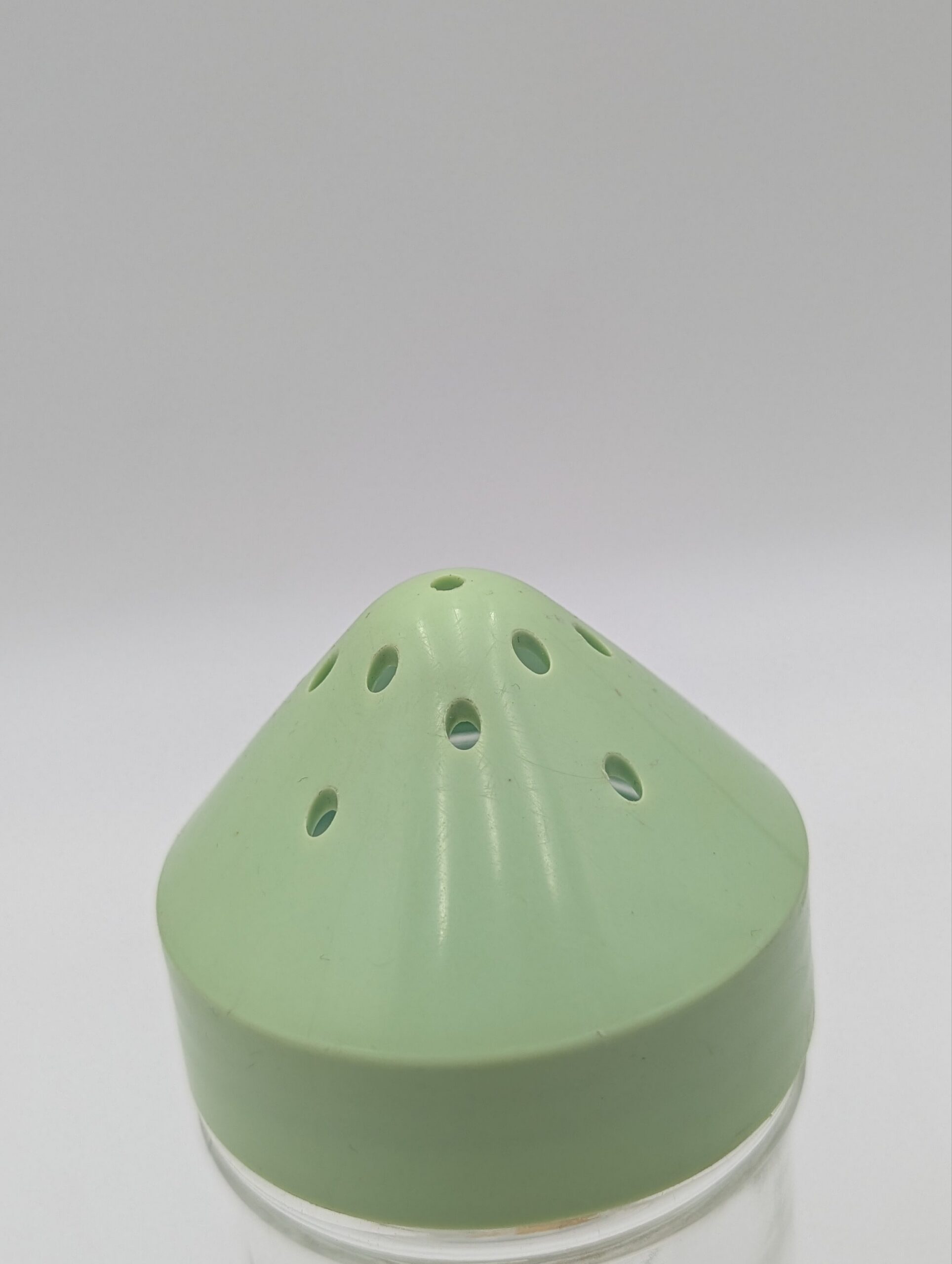 1950s Glass Flour Shaker with Pale Green Plastic Sifter Top - Image 2