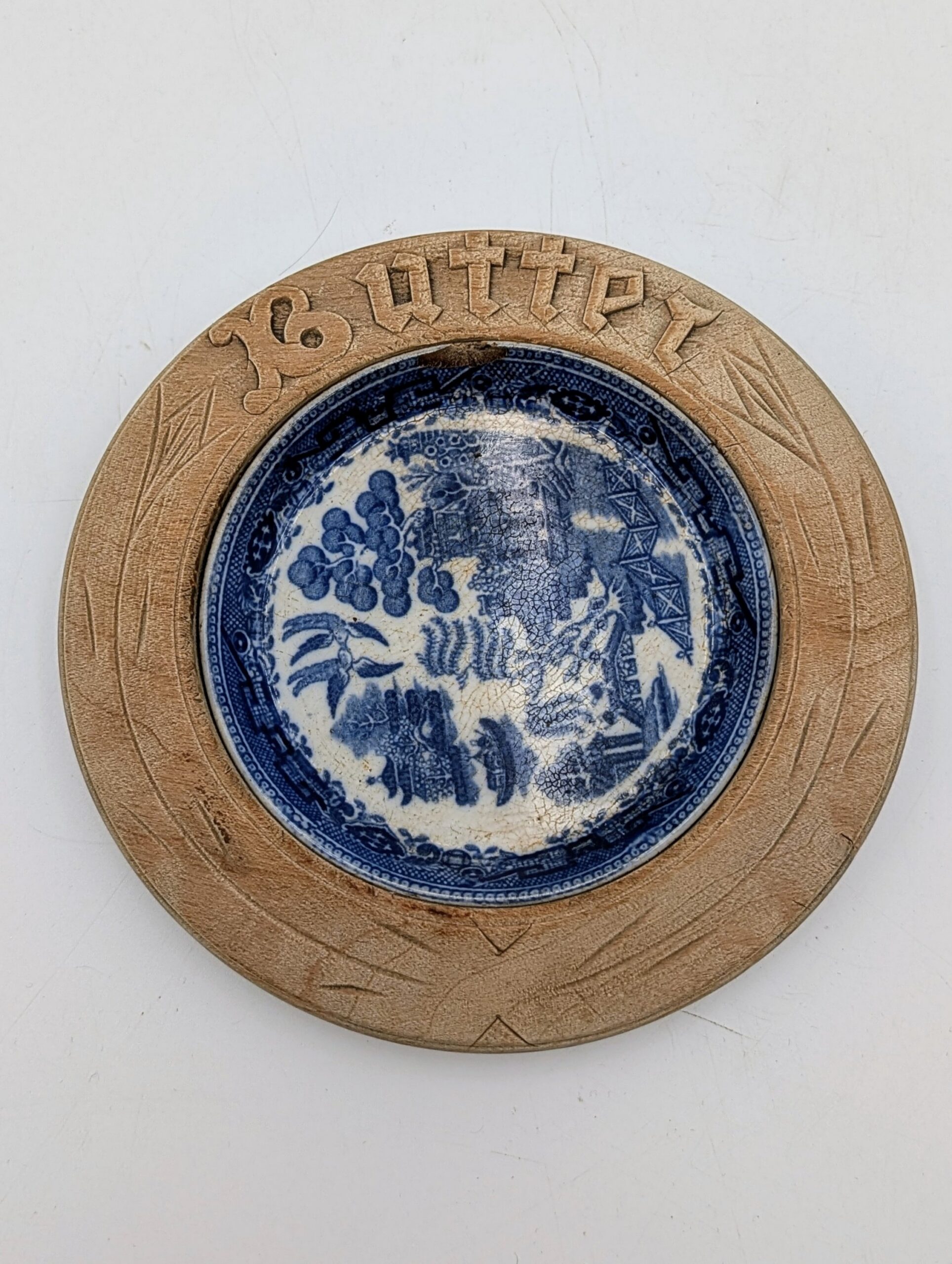 Antique Blue & White Willow Pattern Butter Dish in Carved Wooden Surround