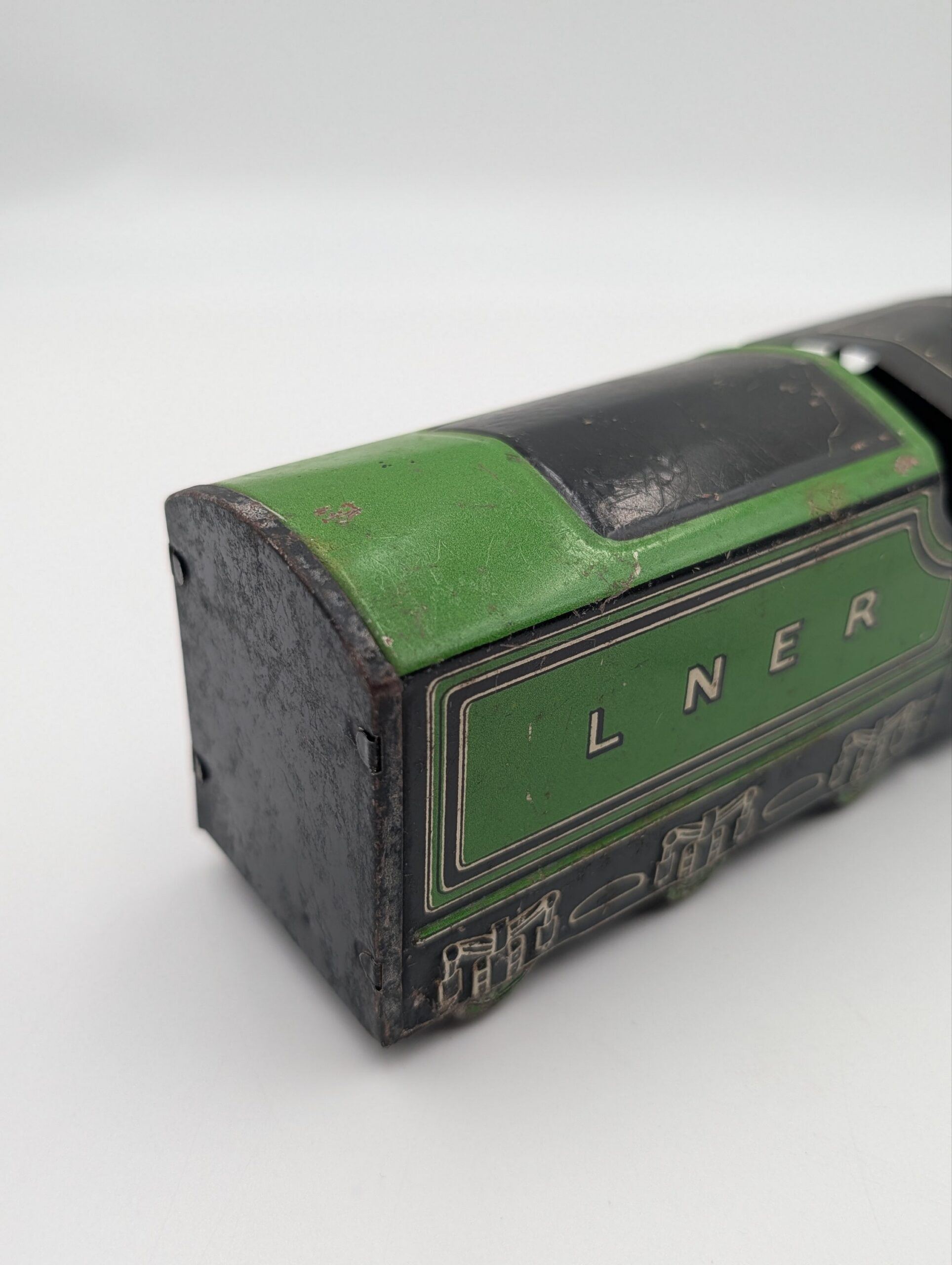 Vintage LNER Flying Scotsman No. 4476 Tinplate Clockwork Locomotive & Tender - Image 7