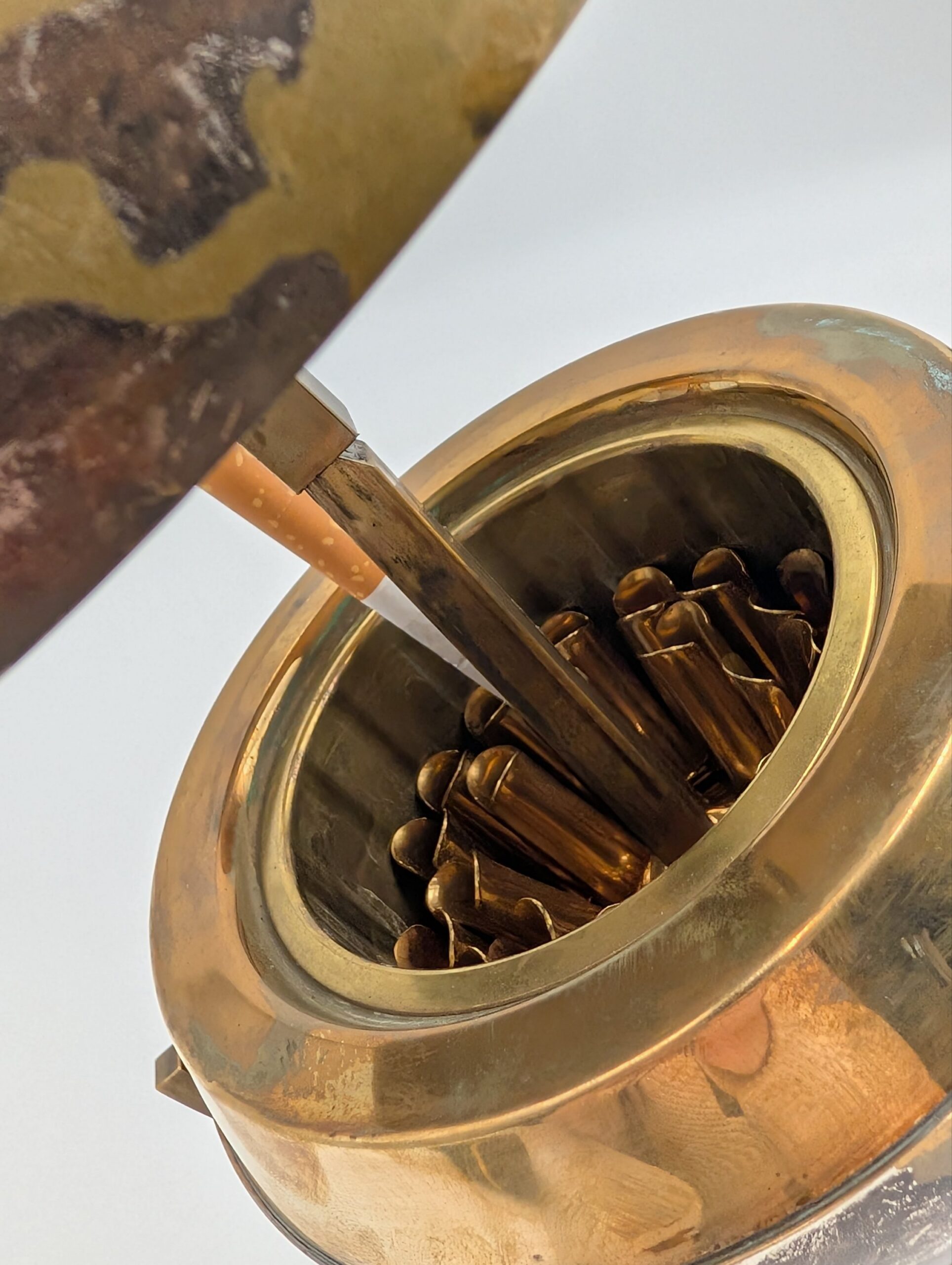 Vintage Mid-Century Brass Globe Cigarette Dispenser – Novelty Smoking Collectable - Image 3
