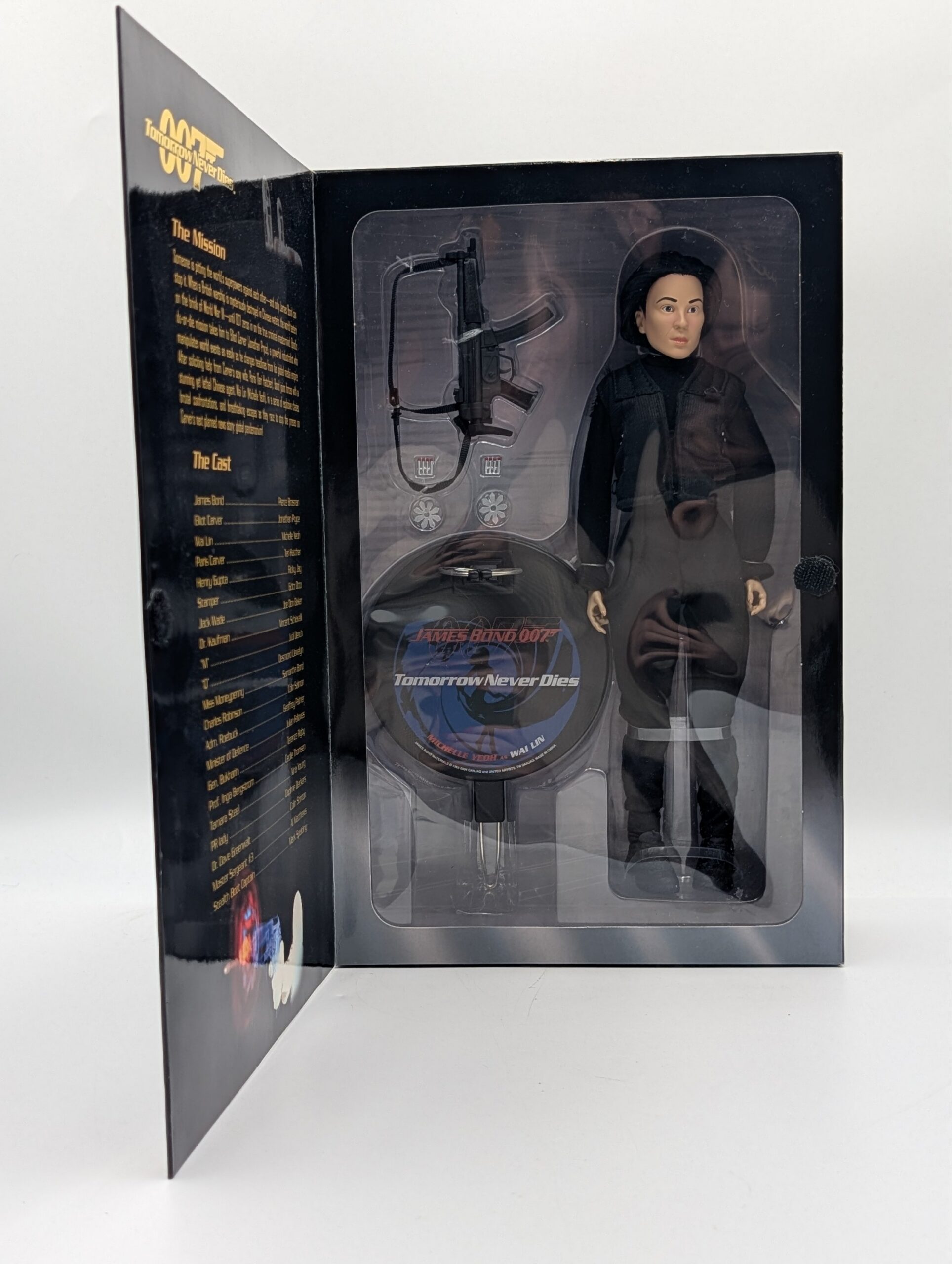 Sideshow Collectibles James Bond 007 Tomorrow Never Dies Michelle Yeoh Wai Lin 12" Figure - Image 2