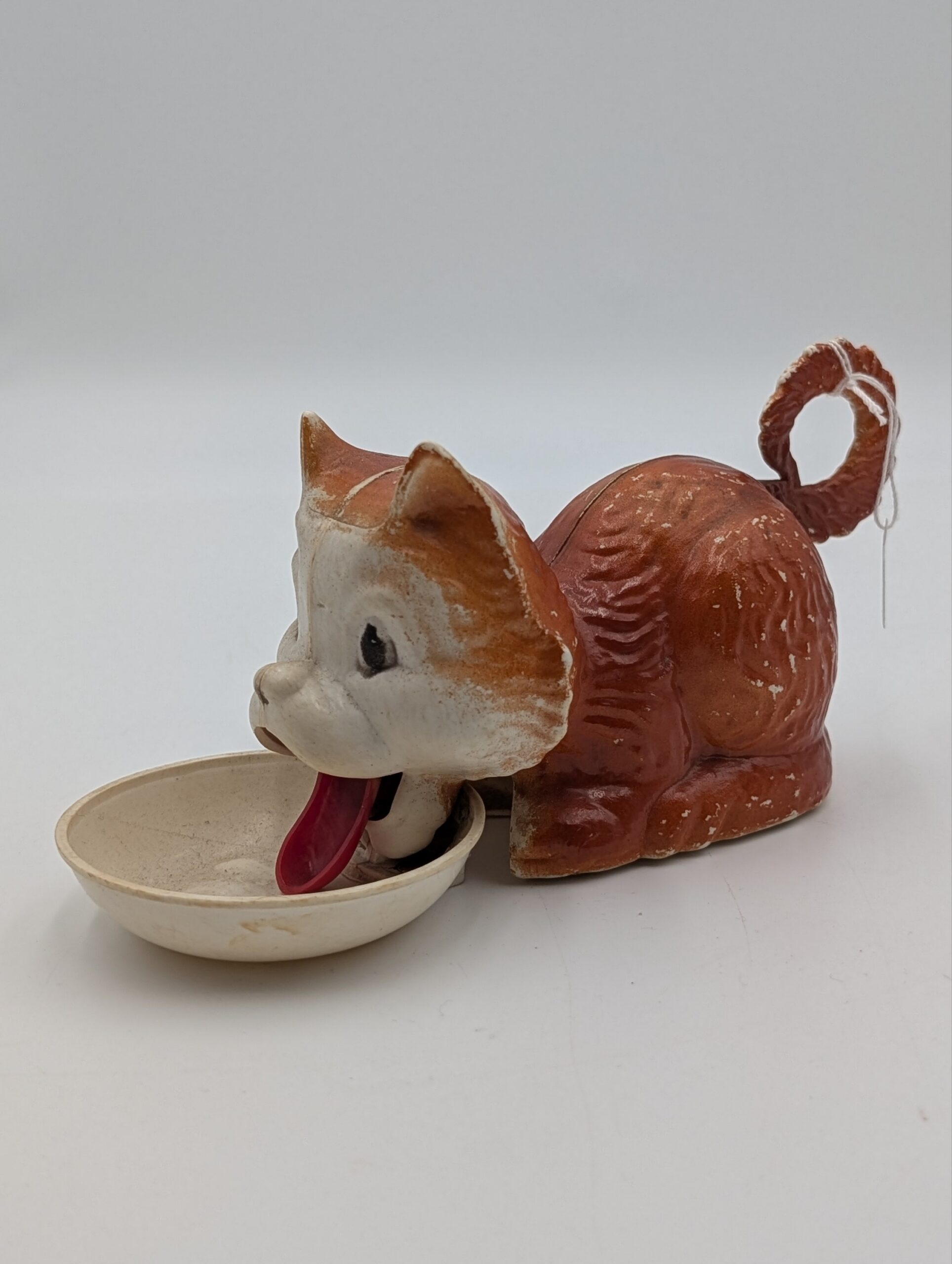 Vintage Kitsch Mechanical Cat Drinking Toy – Tail-Operated Licking Action - Image 3